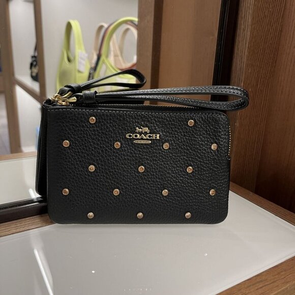 NWT COACH CORNER ZIP WRISTLET WITH CRYSTAL CAQ60 B4/BK - Picture 1 of 8